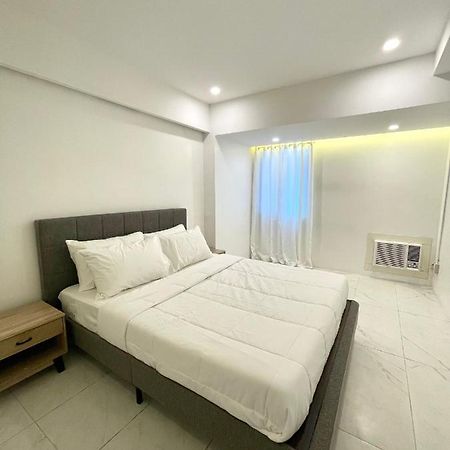 Burgundy Guest Suite Manila Kültér fotó