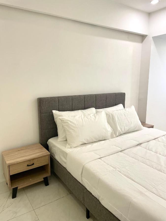 Burgundy Guest Suite Manila Kültér fotó
